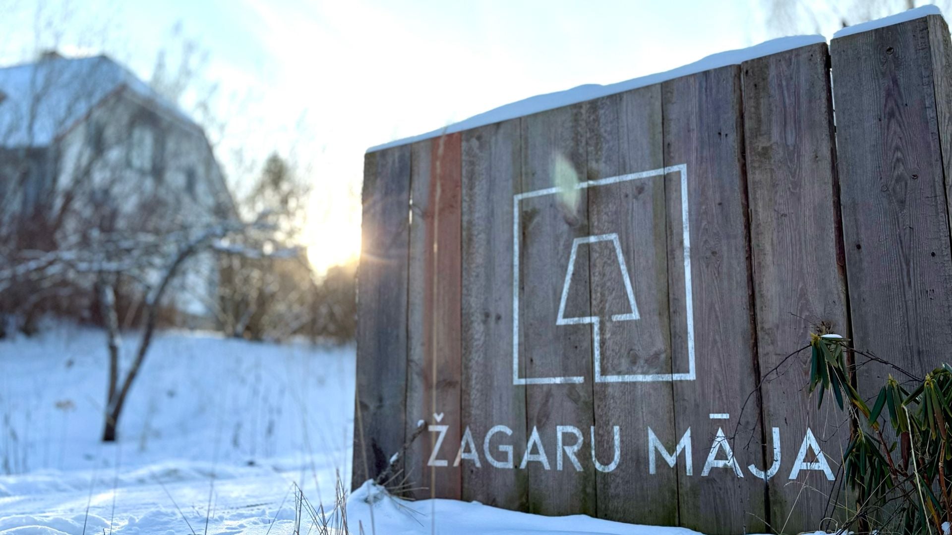 Ziema Cēsīs - svaigs gaiss, augsts kalns un siltas mājas!