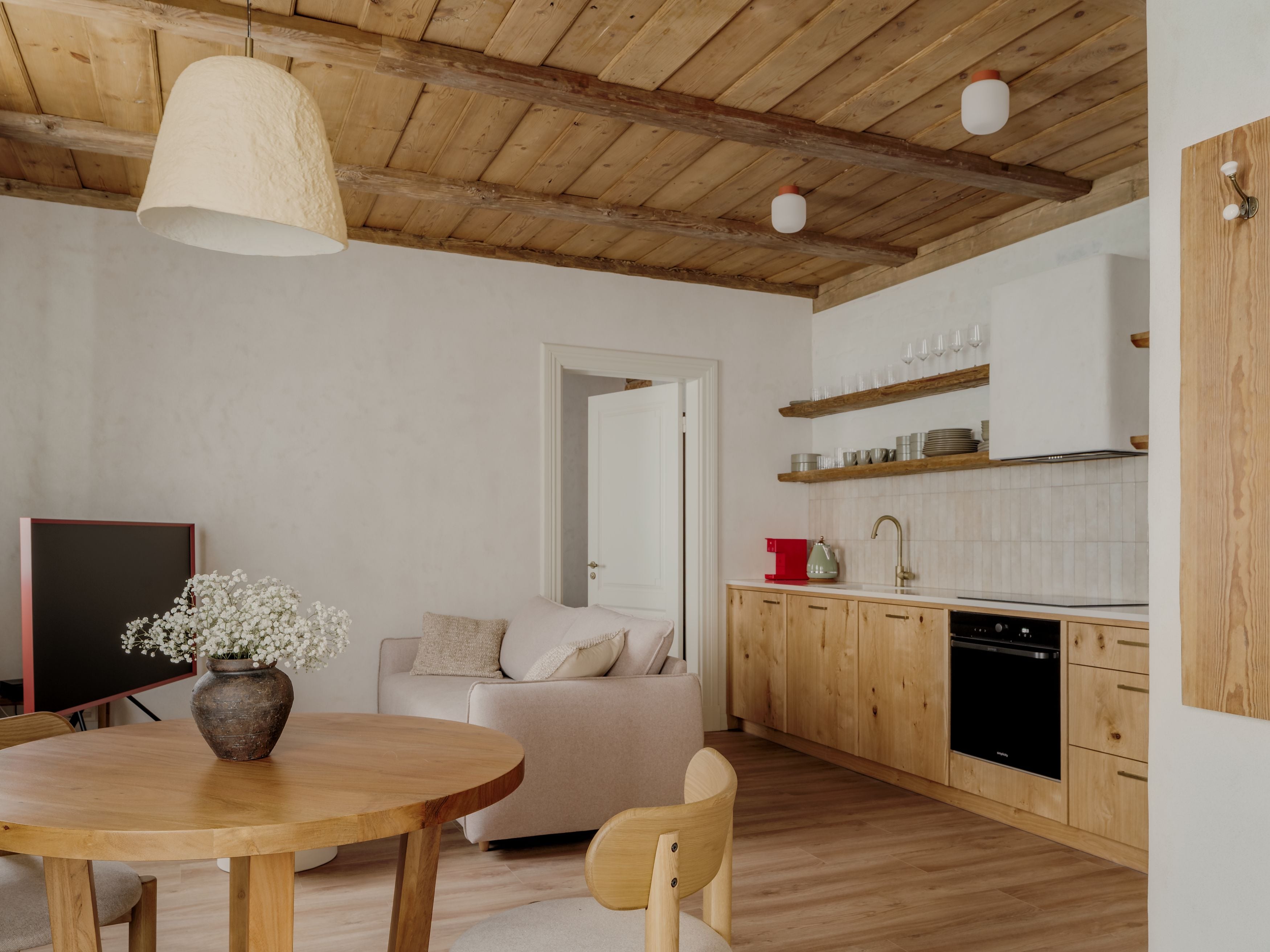 Pirmais - Main Image